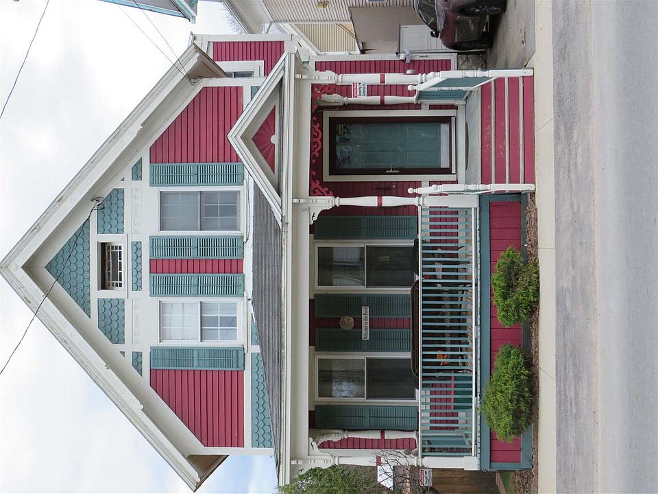 1st image of 203 Lafayette St