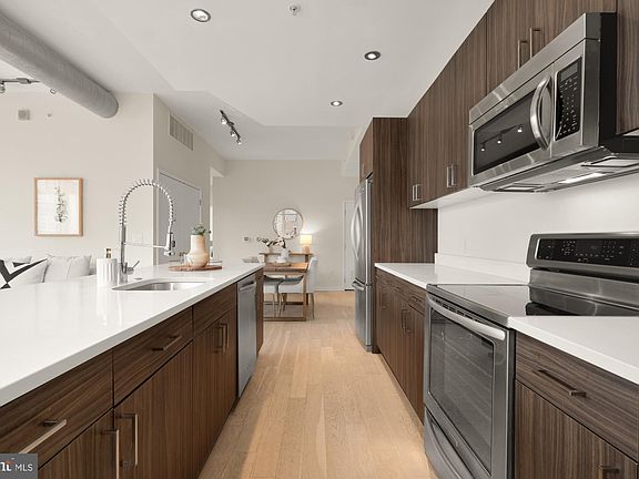 4th image of 3409 Wilson Blvd Unit 710