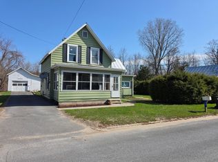 15 River St, Morrisonville, NY 12962