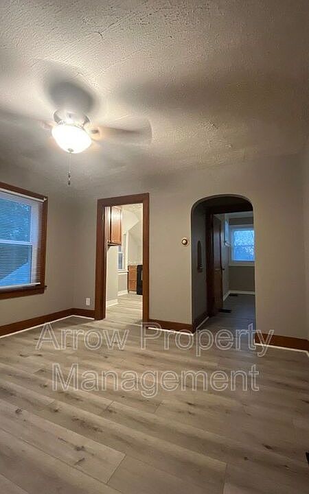 1st image of 3304 S 40th St #4