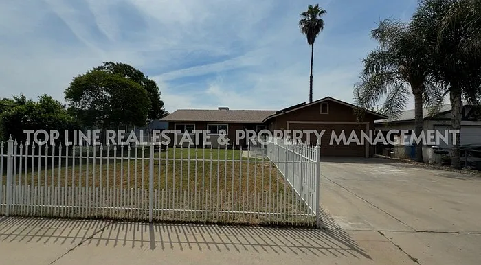 Building Photo - 1737 W Buena Vista Ave
