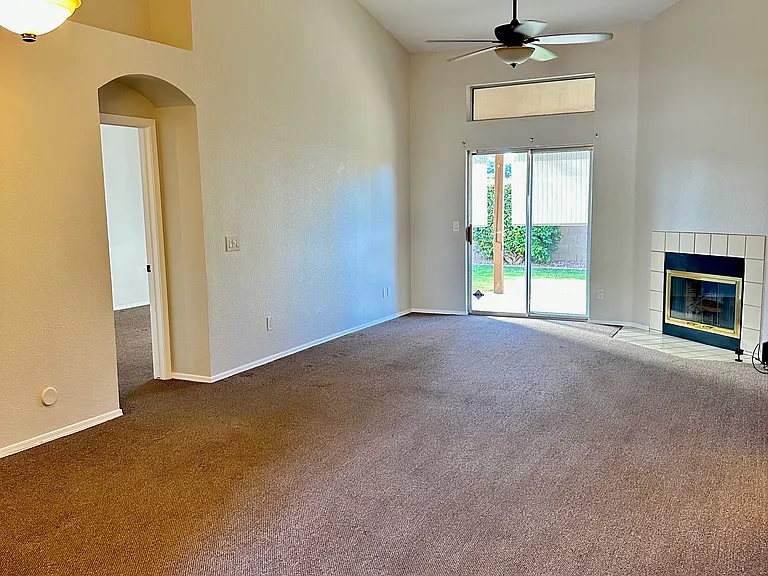 3250 W Golden Ln — Photo 2