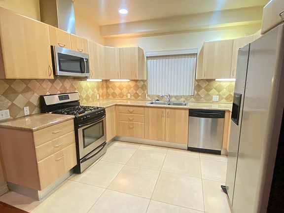 5th image of 1306 N Quintero St #5