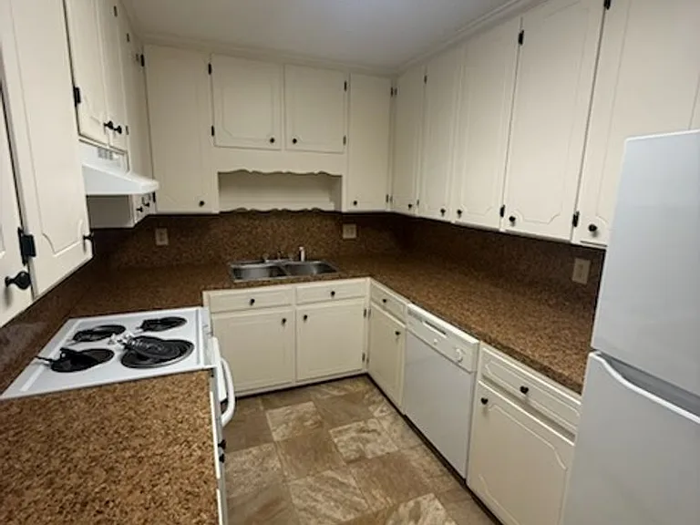 629 Mountain Rd #B — Photo 4