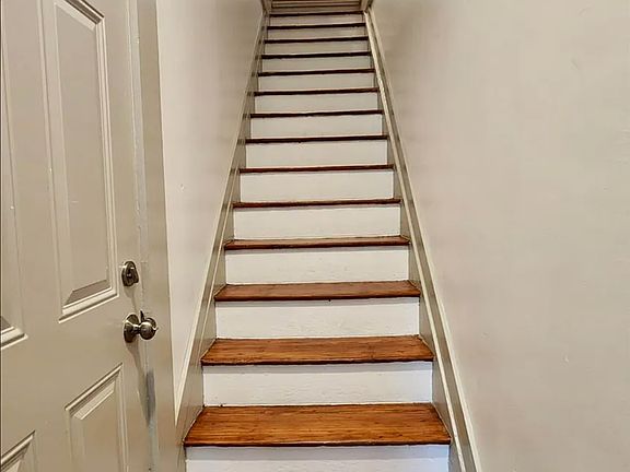 2nd image of 1418 Pullan Ave #2