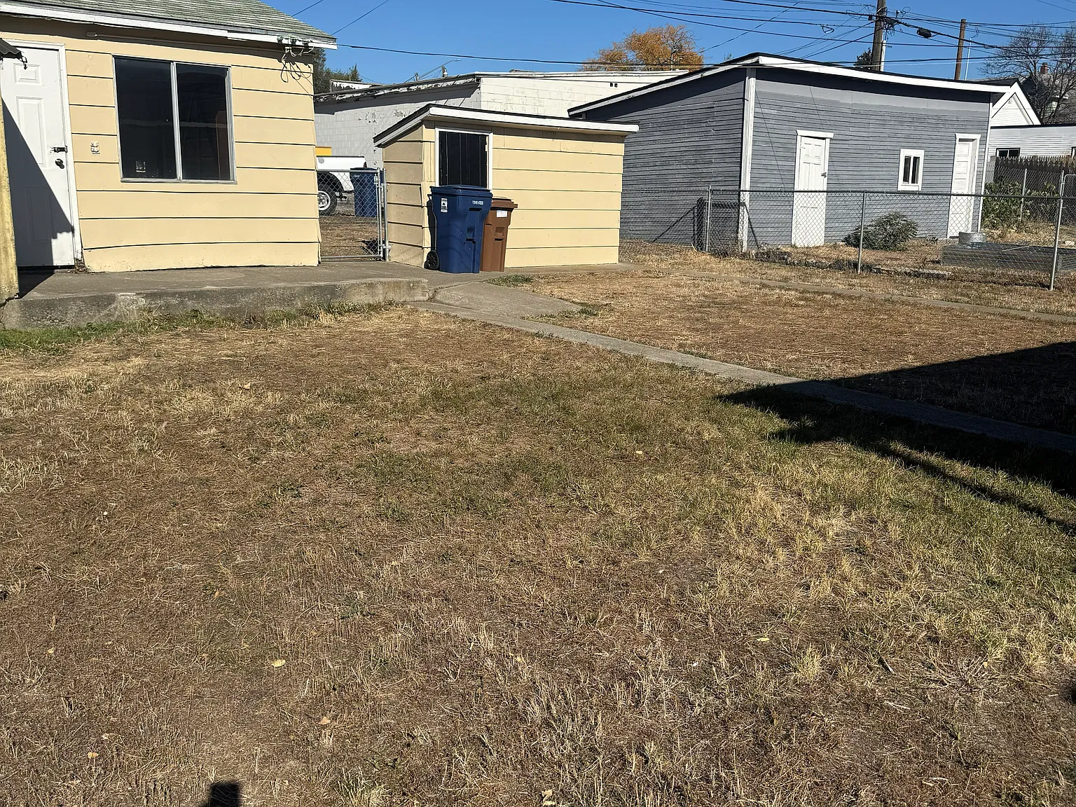 3 bed, 1060 sqft, $1,500 — Photo 3