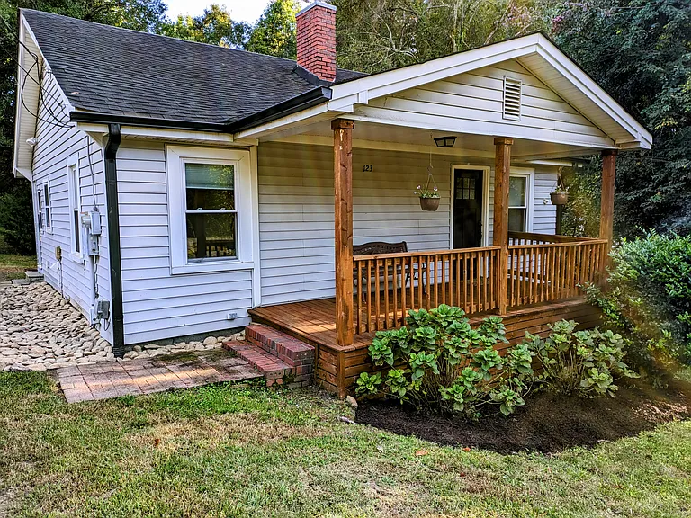 123 W Marion Rd — Photo 1