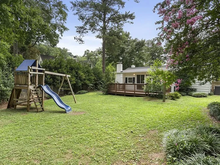 2151 Radcliffe Dr NW — Photo 33
