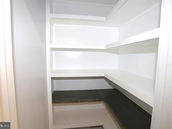 3rd image of 22616 Tate St