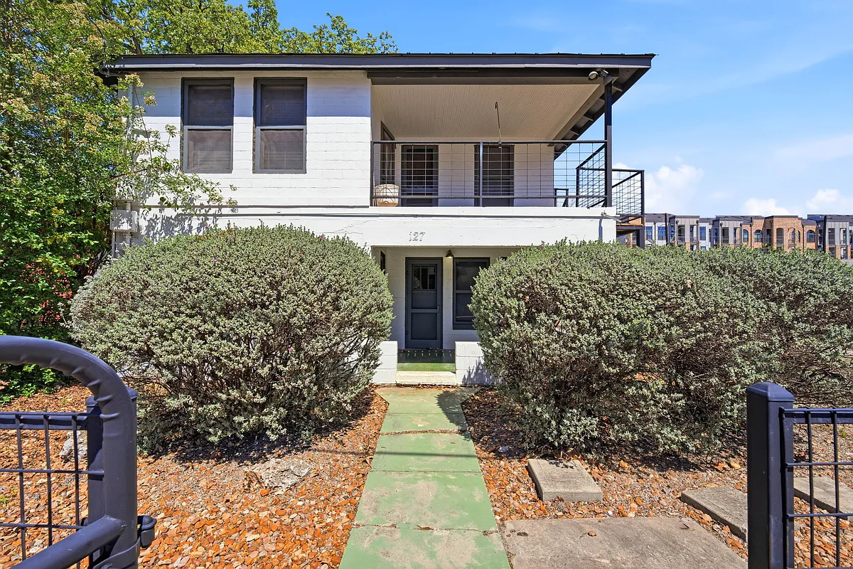 Building Photo - 127 Clay St #2