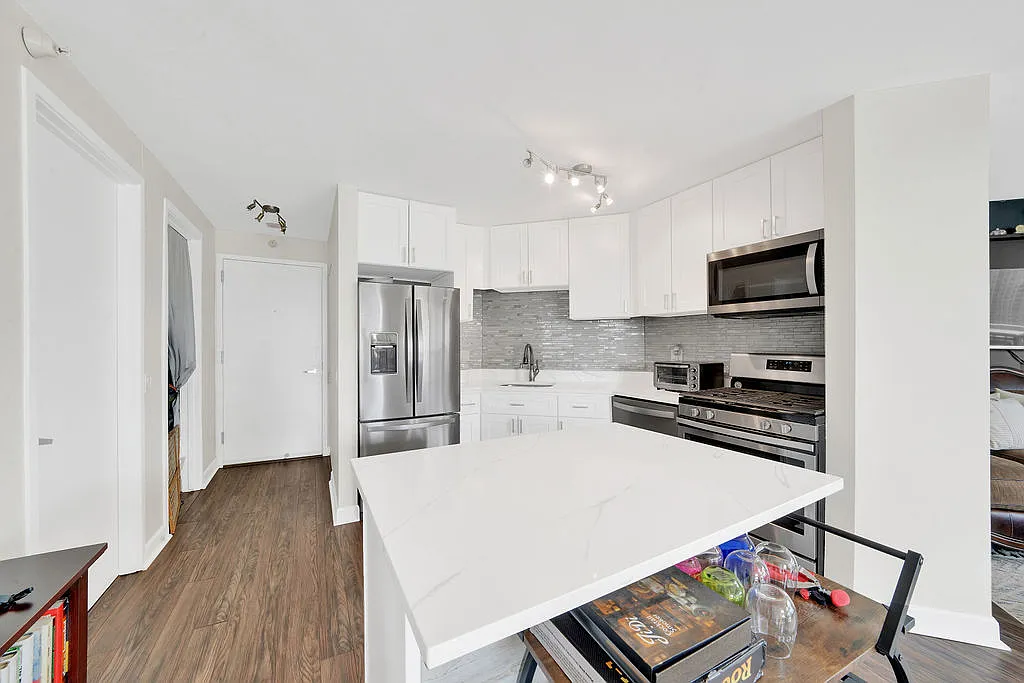 1 bed, 900 sqft, $3,500 — Photo 4