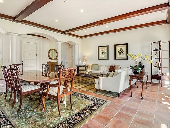 2nd image of 440 Tangerine Pl #440