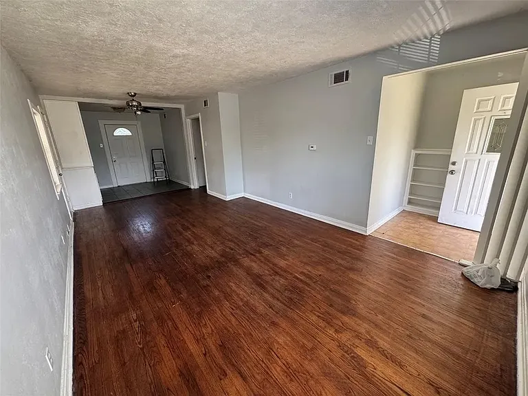 2203 Tolosa Dr — Photo 5
