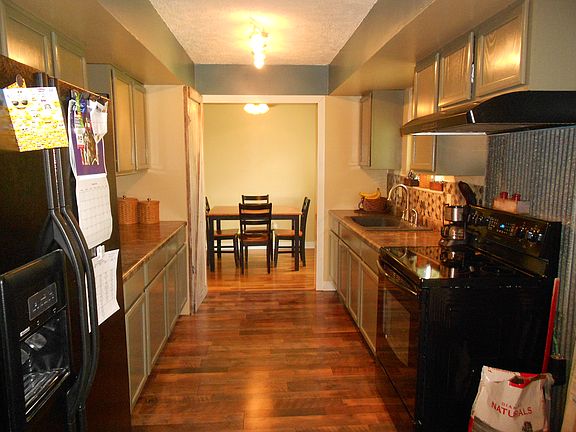 2nd image of 8051 N Hollingsworth Pl