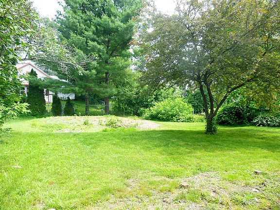 Beautiful backyard yet in town location