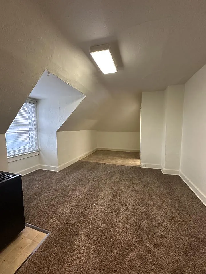 1 bed, 1.0 bath, $725 — Photo 4
