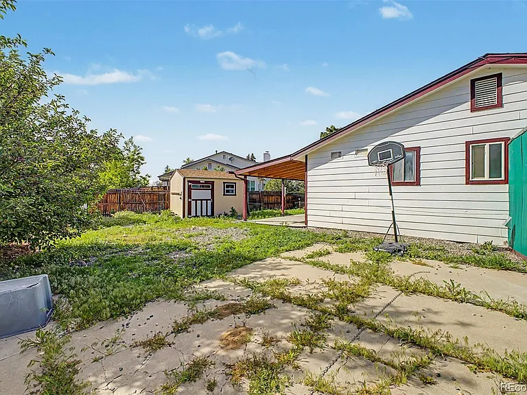 2757 S Salida St — Photo 46