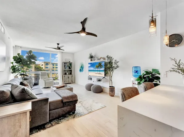111 SE 1st Ave Penthouse 517, Delray Beach, FL 33444