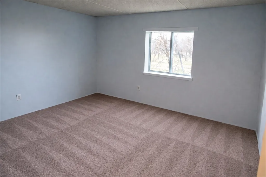 2 bed, 1.0 bath, 932 sqft, $1,995 — Photo 3
