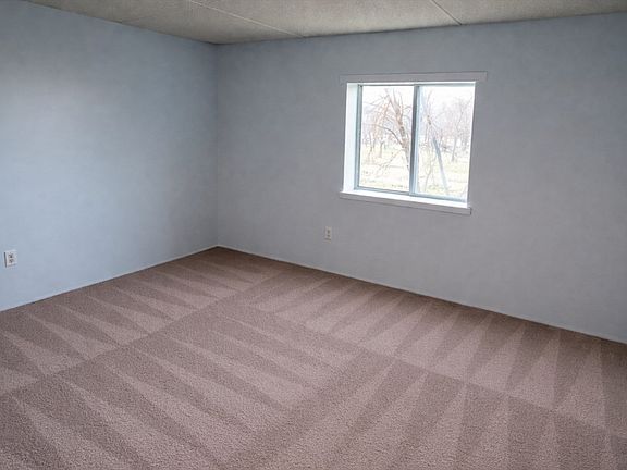 3rd image of 476 Riverside Dr APT 204