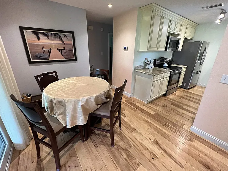 4827 Birchwood Pl — Photo 2