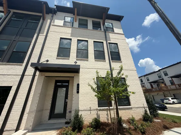409 Nix Ln, Lawrenceville, GA 30046