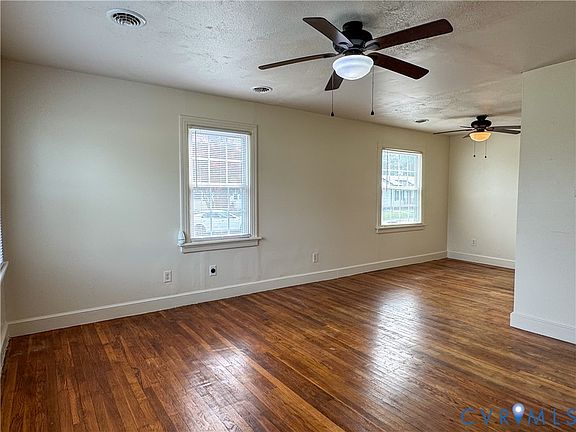 3rd image of 1809 Geffert Dr
