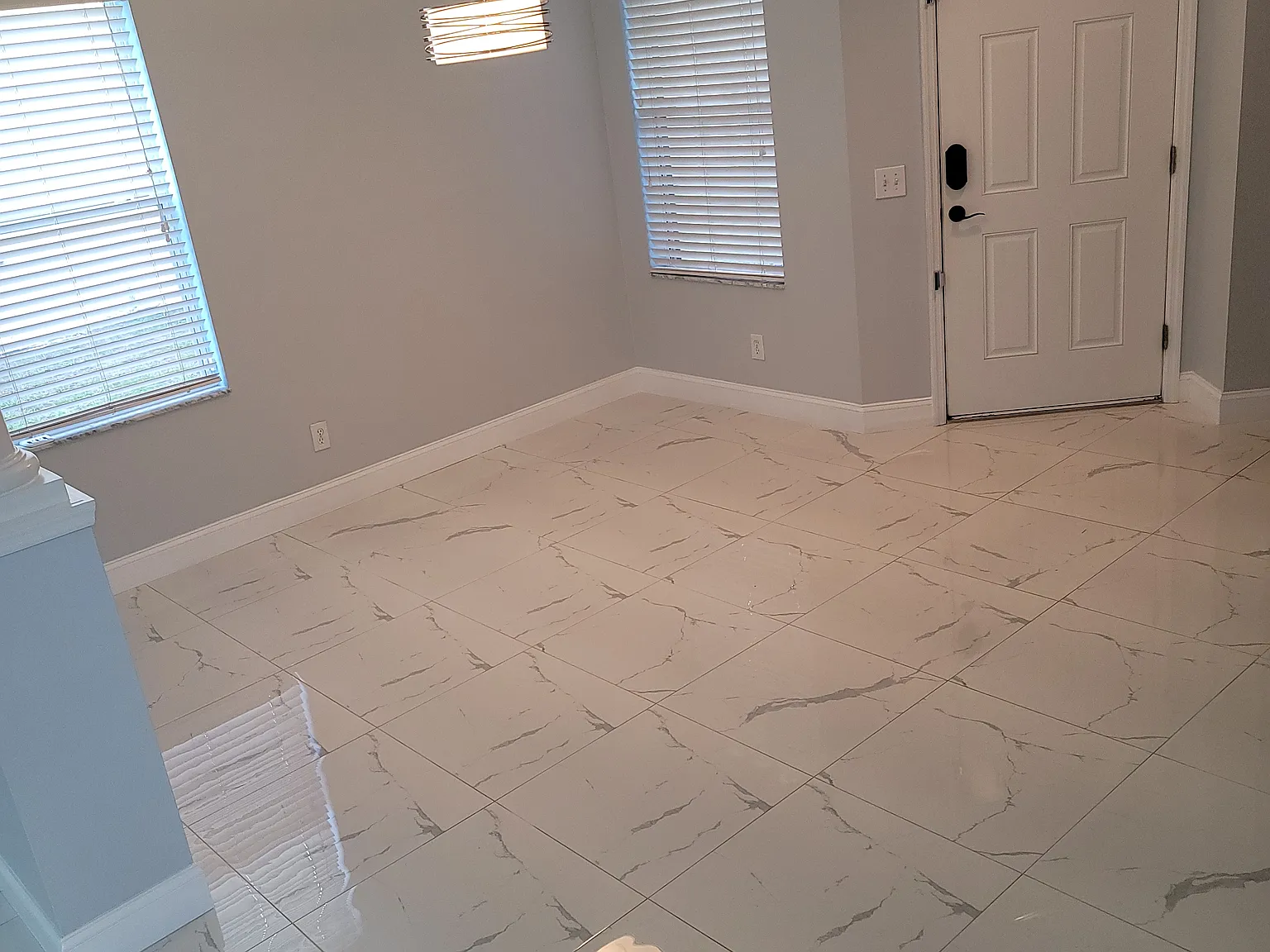 5 bed, 2.5 bath, 2310 sqft, $3,000 — Photo 2
