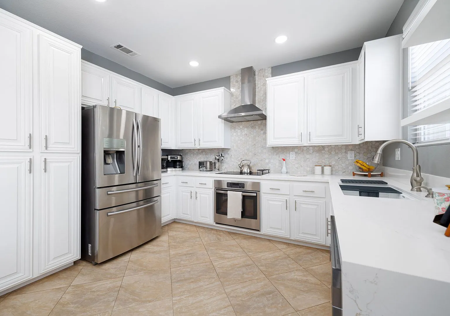 Live Big in Eastlake! This is the ONE. — Photo 4