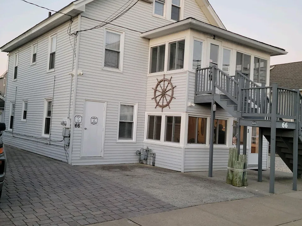 66 Stockton Ave #2