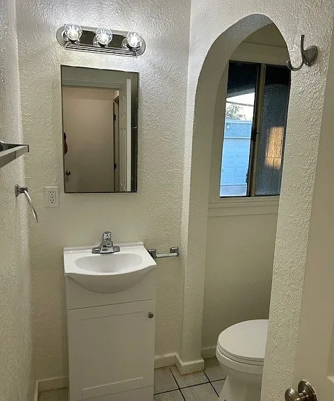 Bathroom w/ shower