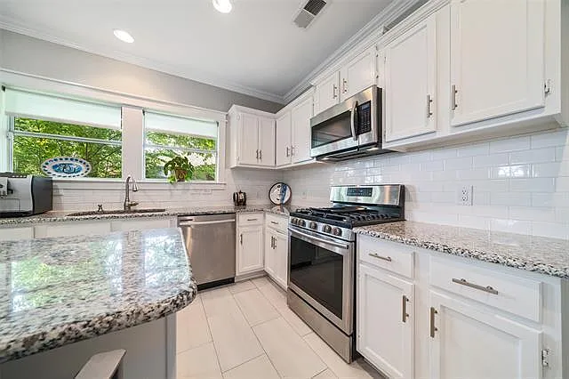 638 Turner Ave — Photo 6