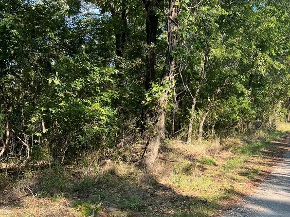 2 E 997th Rd, Gore, OK 74435