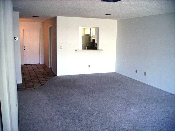 4th image of 7014 W Country Club Dr N