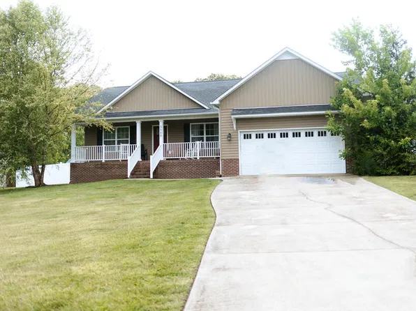 558 Village Rd, Cookeville, TN 38506