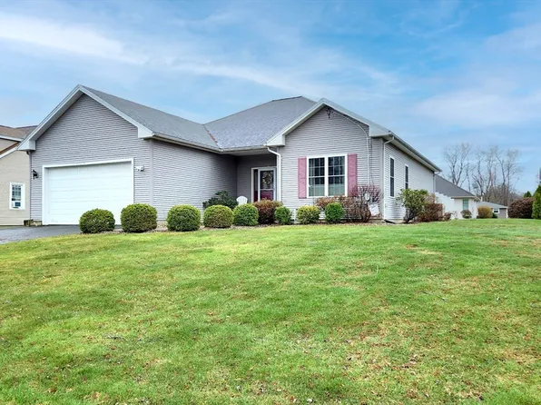 32 Mayer Dr, Holyoke, MA 01040