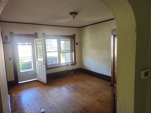 5th image of 523 Bay St #525