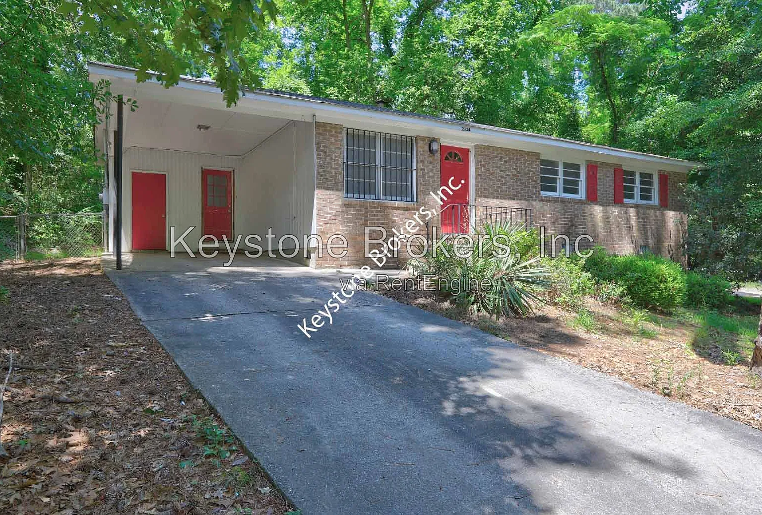 3 bed, 1.5 bath, 1036 sqft, $950 — Photo 1