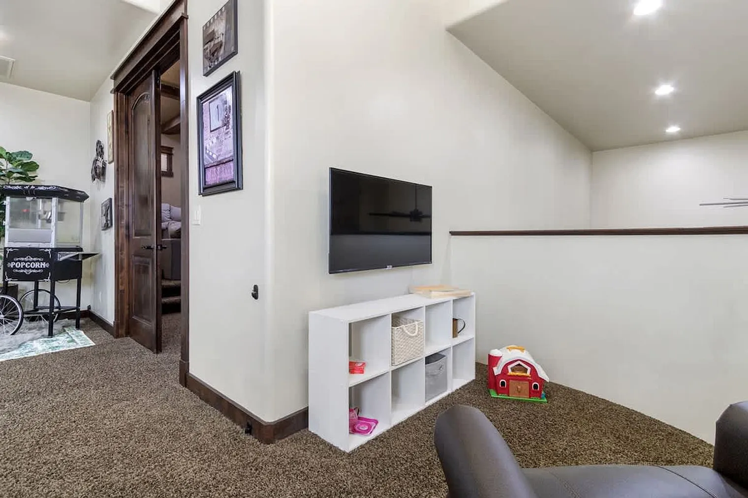 6 bed, 3.0 bath, 1108 sqft, $20,744 — Photo 4