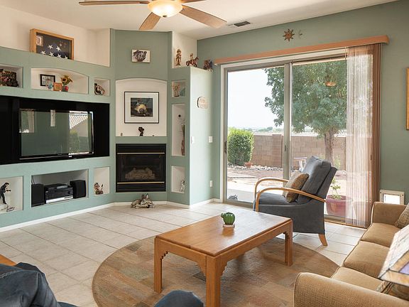 3rd image of 1475 E Crestview Dr