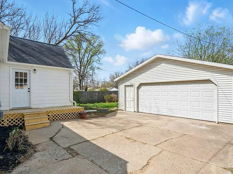 616 3rd Ave #1 — Photo 1