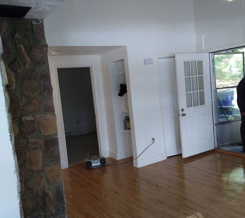 2nd image of 450 Wakeman Ct