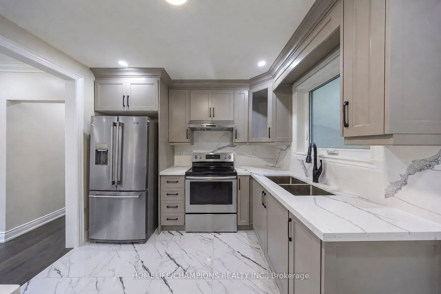 3 bed, $3,299 — Photo 4