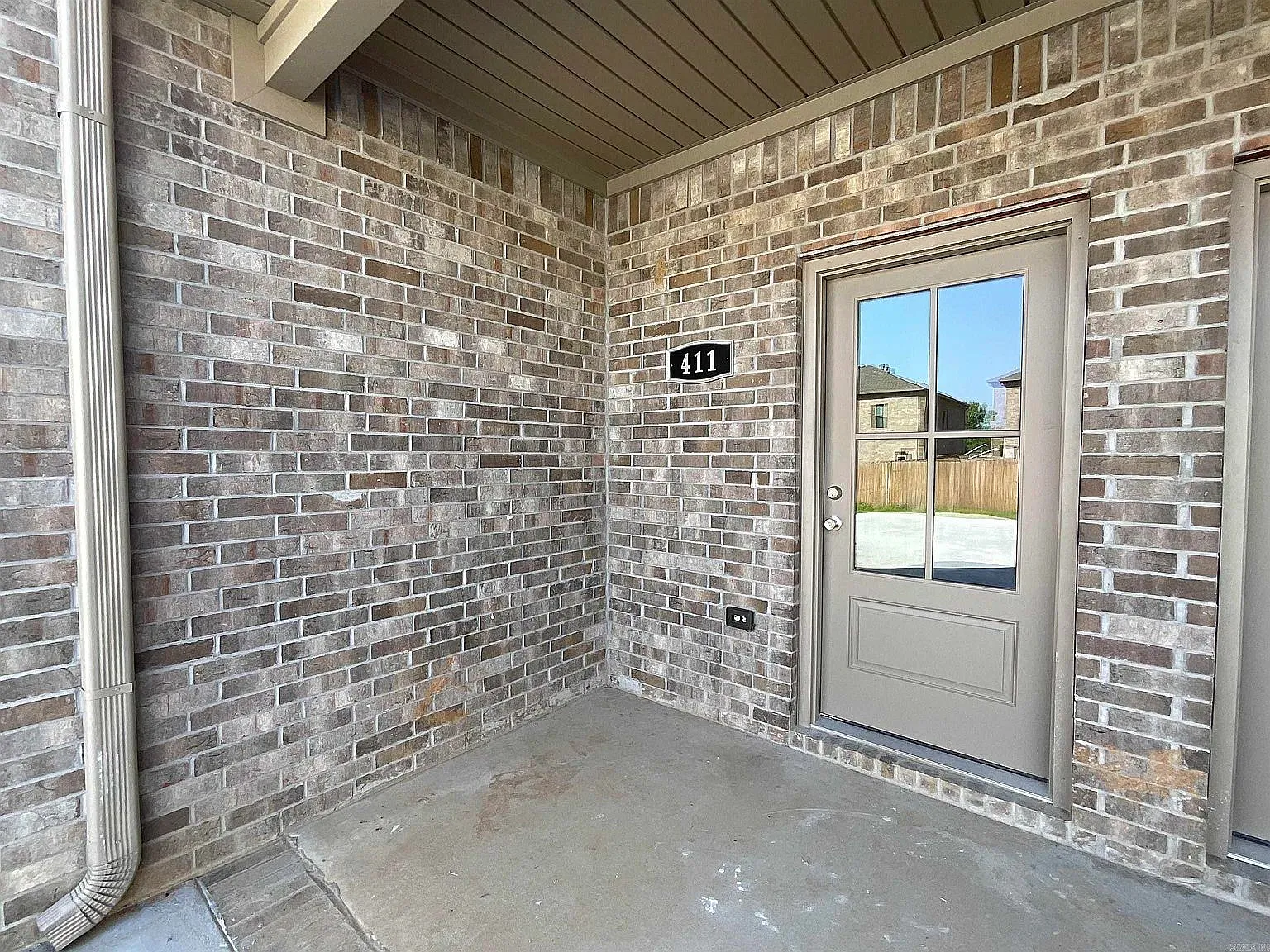 3 bed, 2.5 bath, 1360 sqft, $1,500 — Photo 3