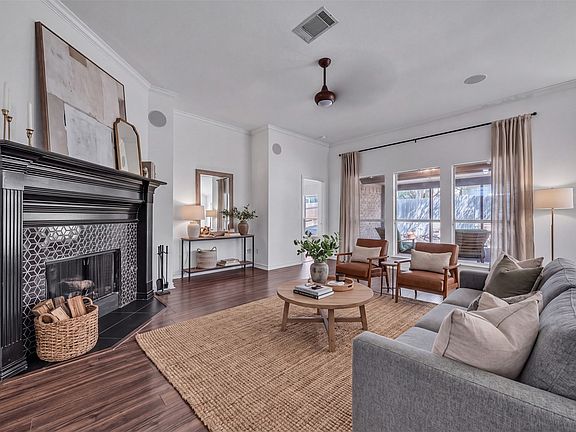 3rd image of 4533 Summerbrook Cir