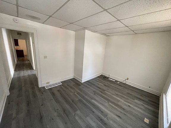 5th image of 204 N Jackson St #1