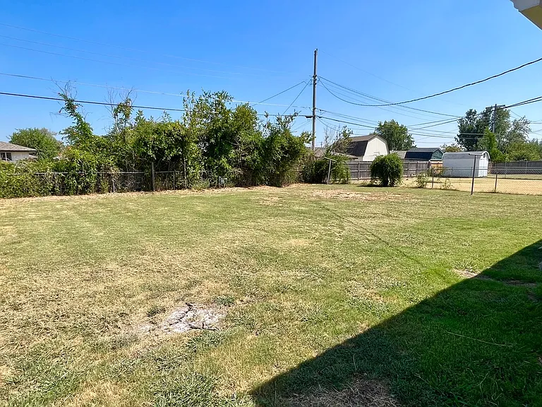 708 N Norman Ave — Photo 15