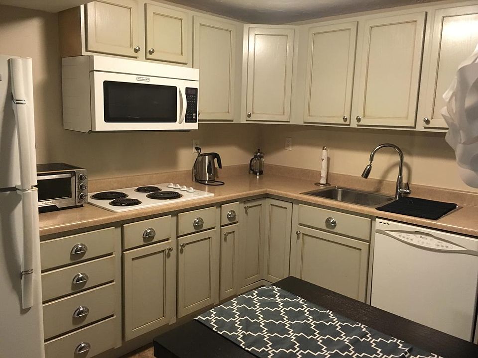Kitchen - Microwave Convection Oven & Cooktop