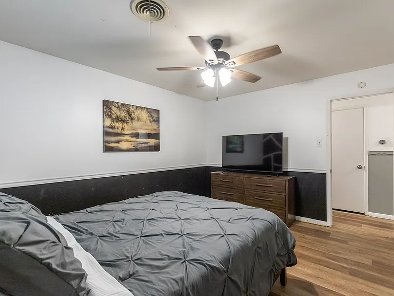 2132 Sylvan Dr — Photo 24