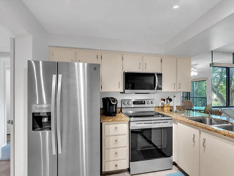 1605 S US Highway 1 #E201 — Photo 11